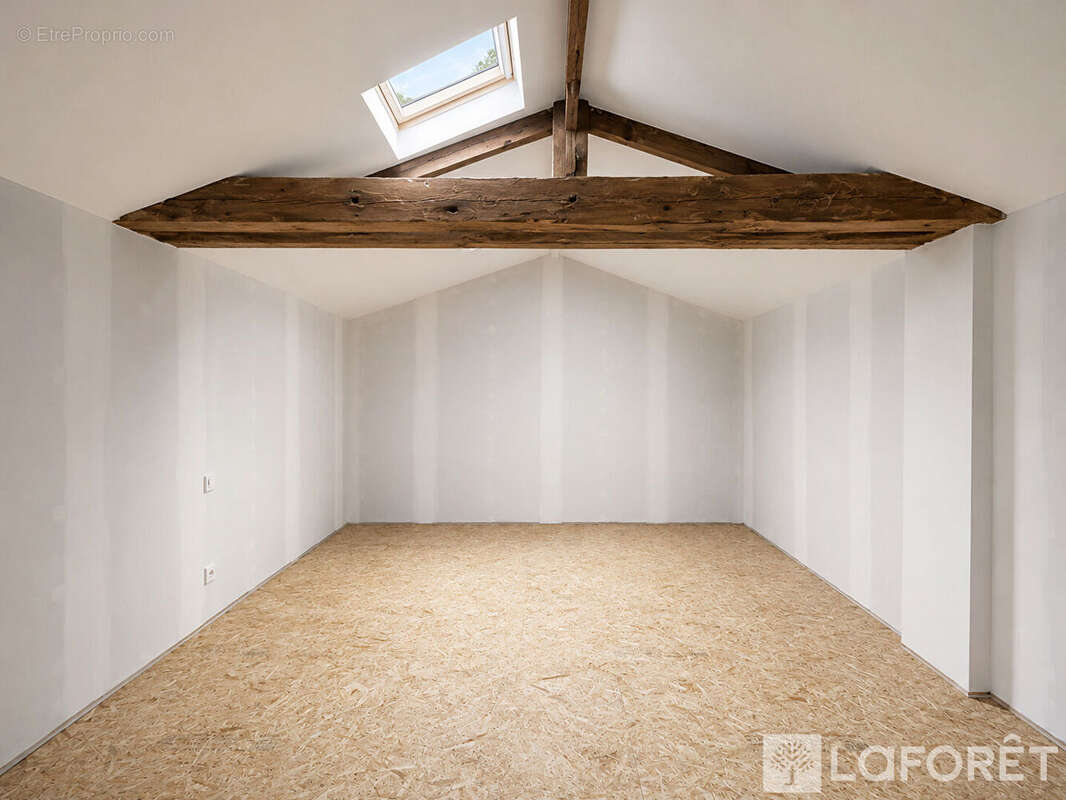 Maison Moustey 8 pièces 220M2- Fort potentiel - photo 9