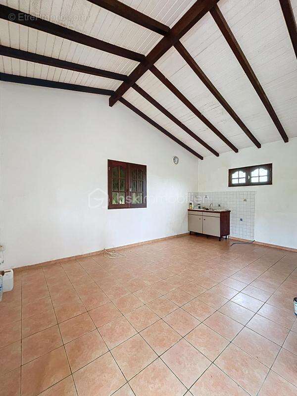 Maison à PETIT-BOURG