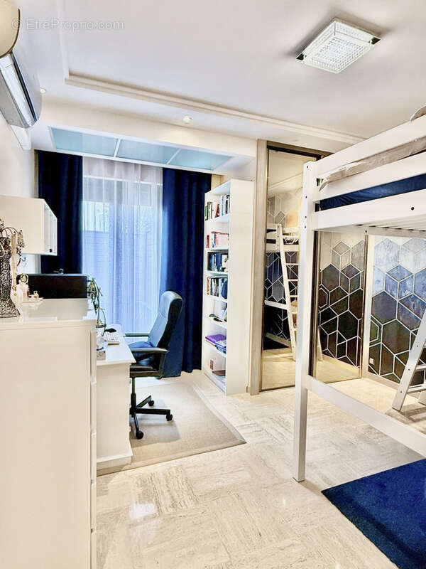 Cannes limite banane t4/t5 de 146m2 3 terrasse 257m2 4375€/ m2 - photo 14