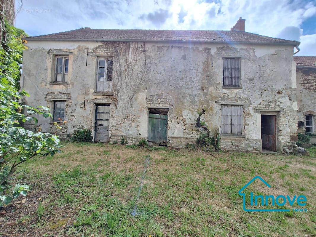 Maison à CRESPIERES