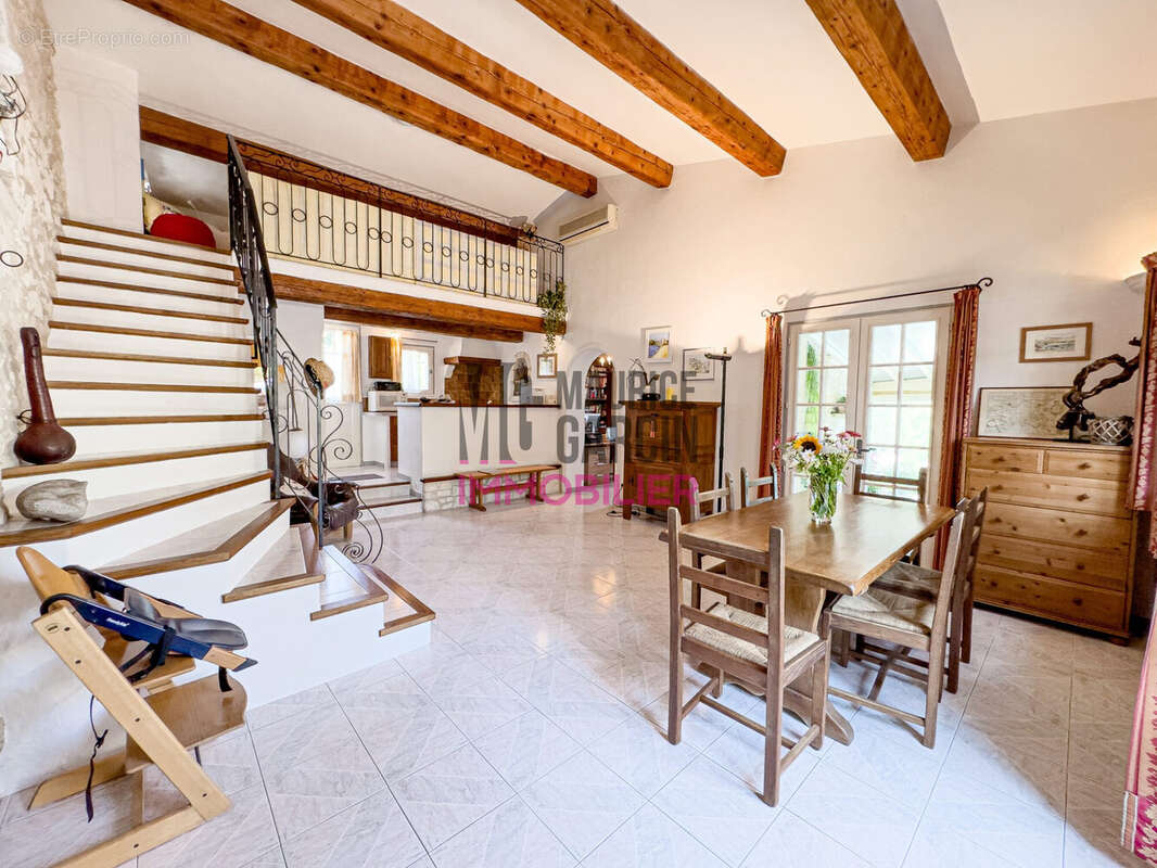 Maison 182 m² à Velleron  - photo 4