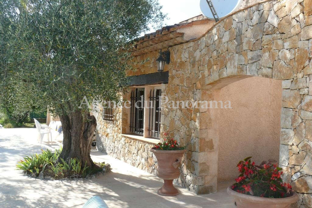 Maison à SAINT-CEZAIRE-SUR-SIAGNE