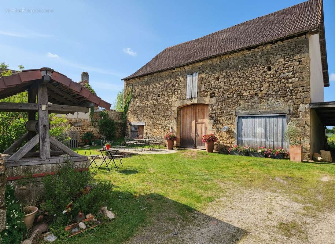 Grange - Maison à EXCIDEUIL