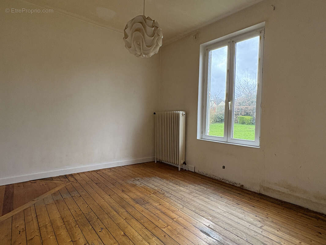 Maison à SAINTE-GAUBURGE-SAINTE-COLOMBE