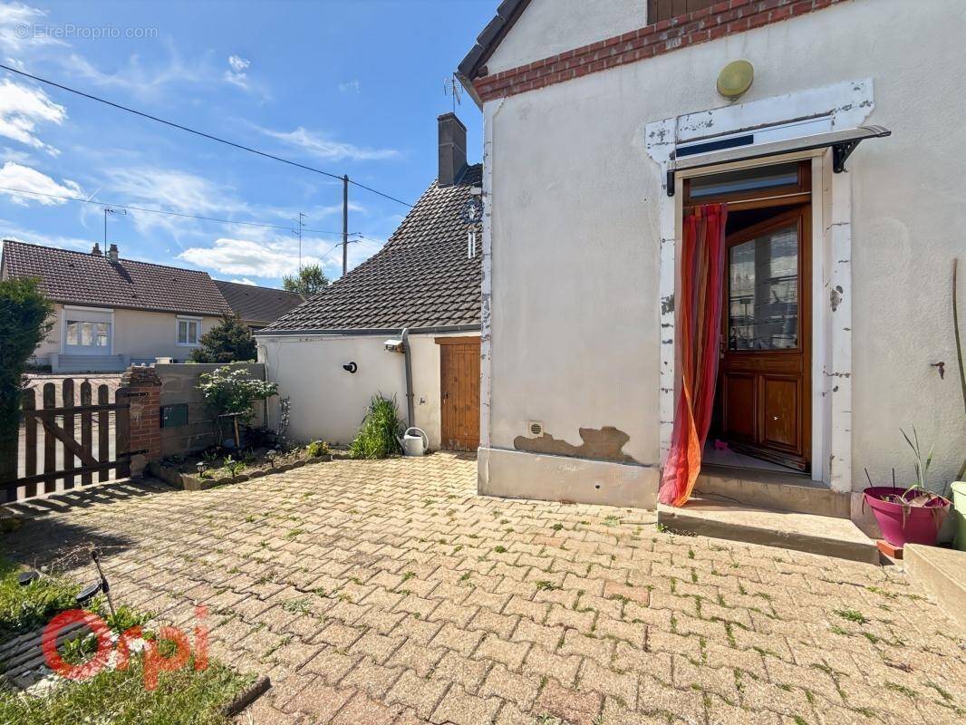 Maison à CHATRES-SUR-CHER