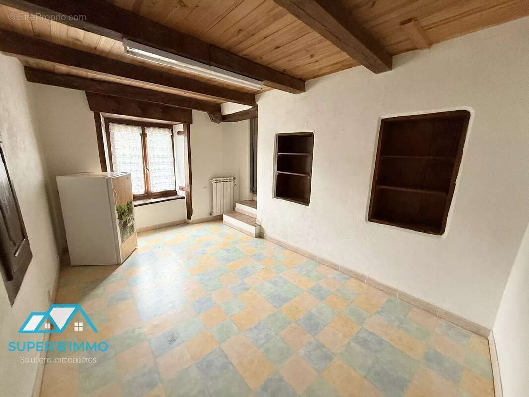 Maison à VILLENEUVE-D&#039;ALLIER