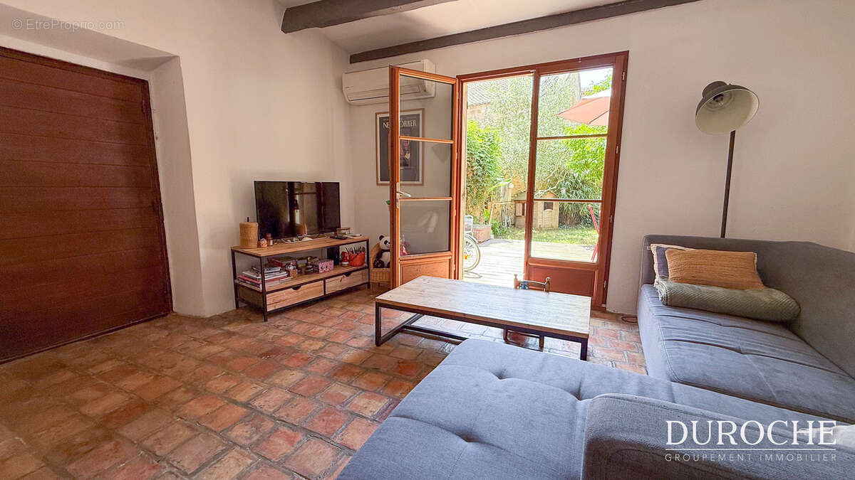 Maison à CADEROUSSE