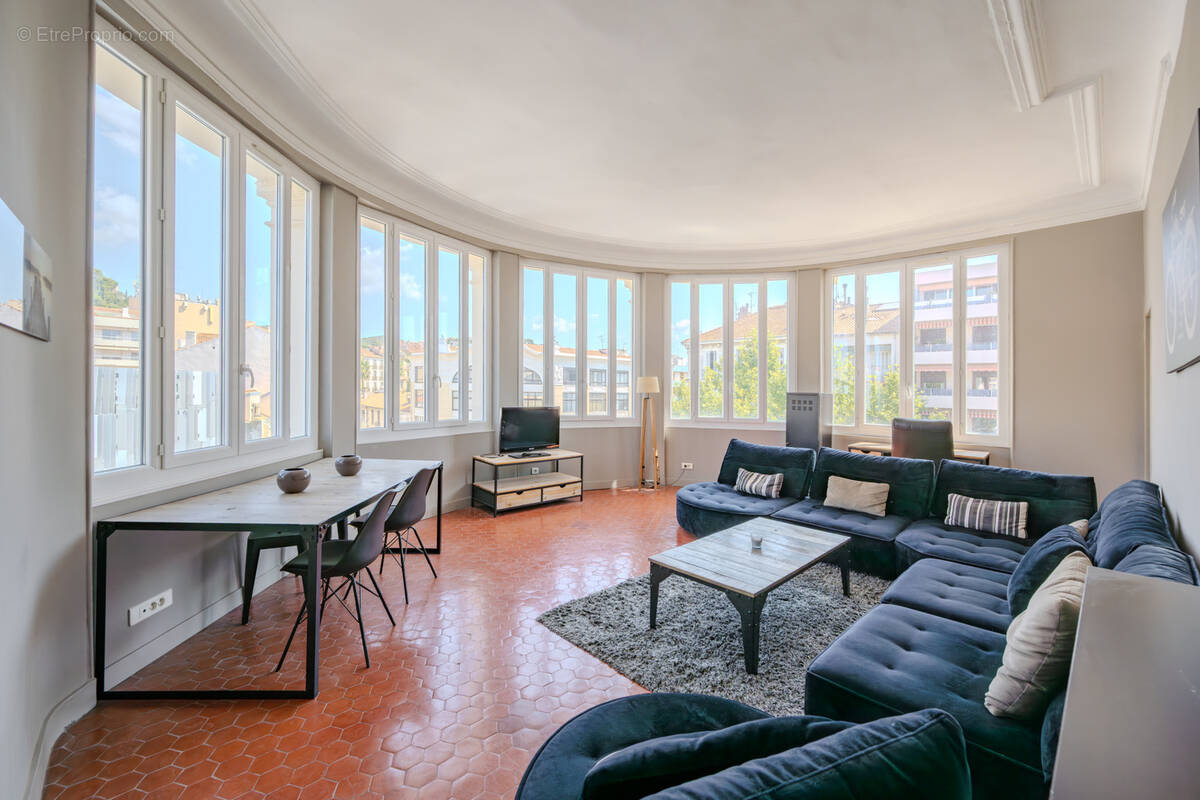 Appartement à HYERES