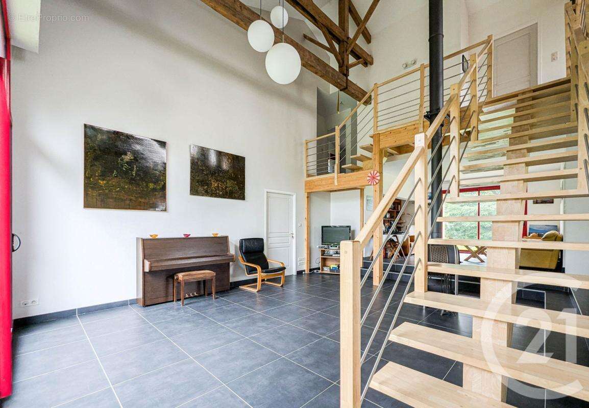 Maison à CHAILLAC-SUR-VIENNE