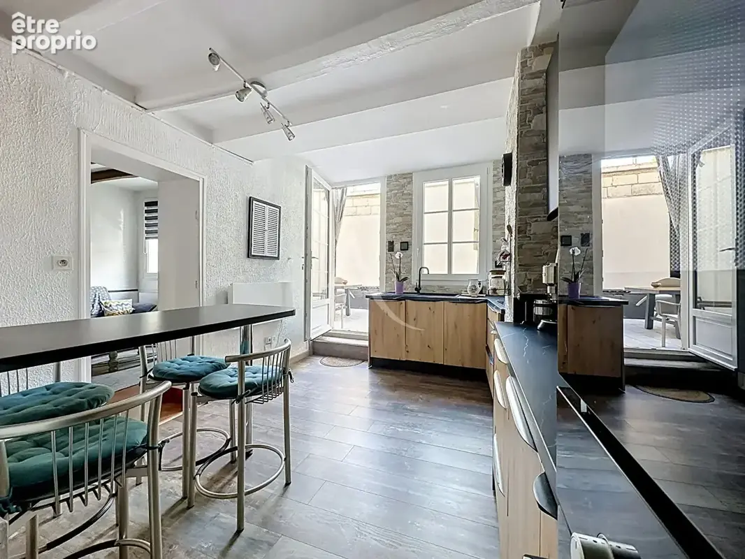 Maison de charme dans le centre de Baugé - photo 2