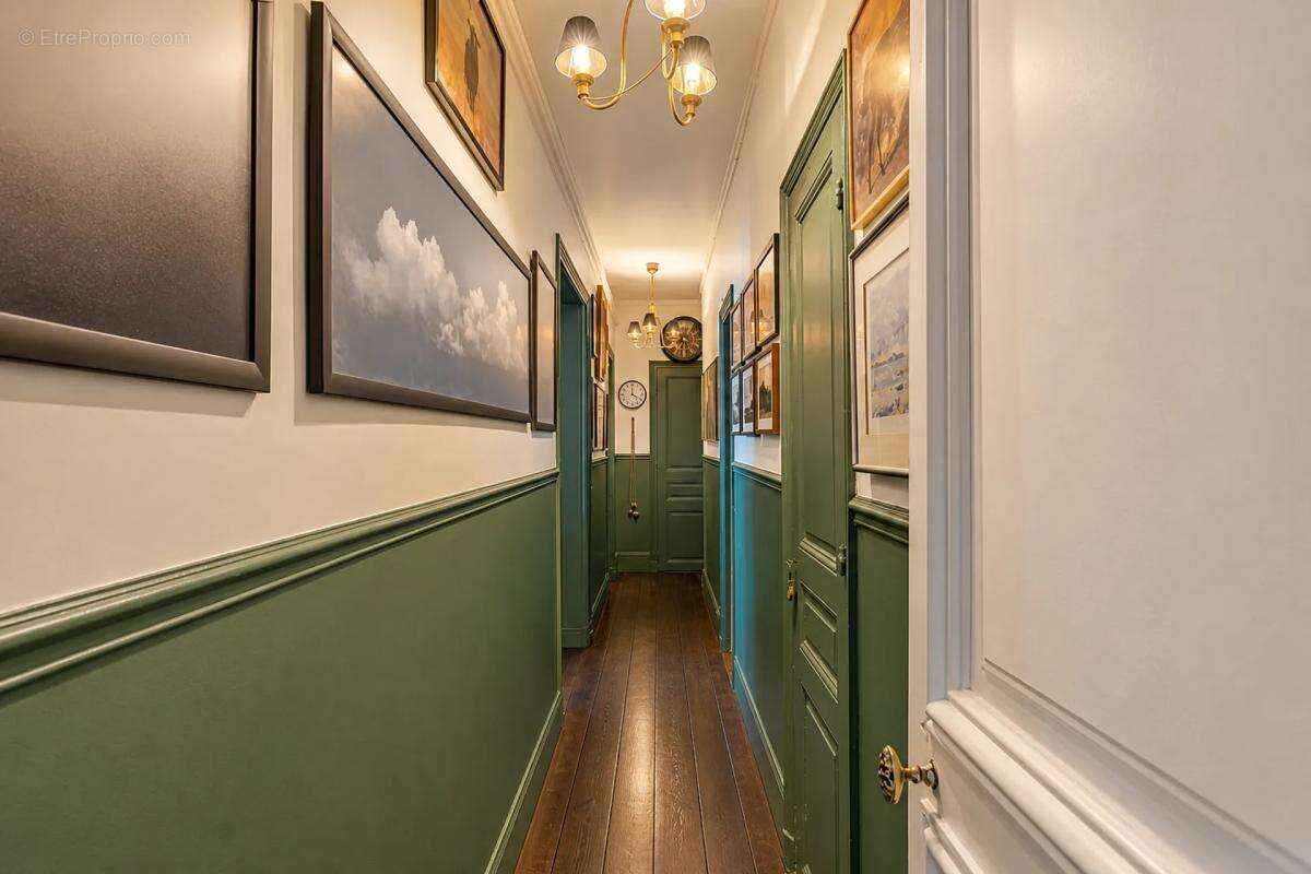 Élégant 6 pièces de 166 m² à Kléber - photo 15