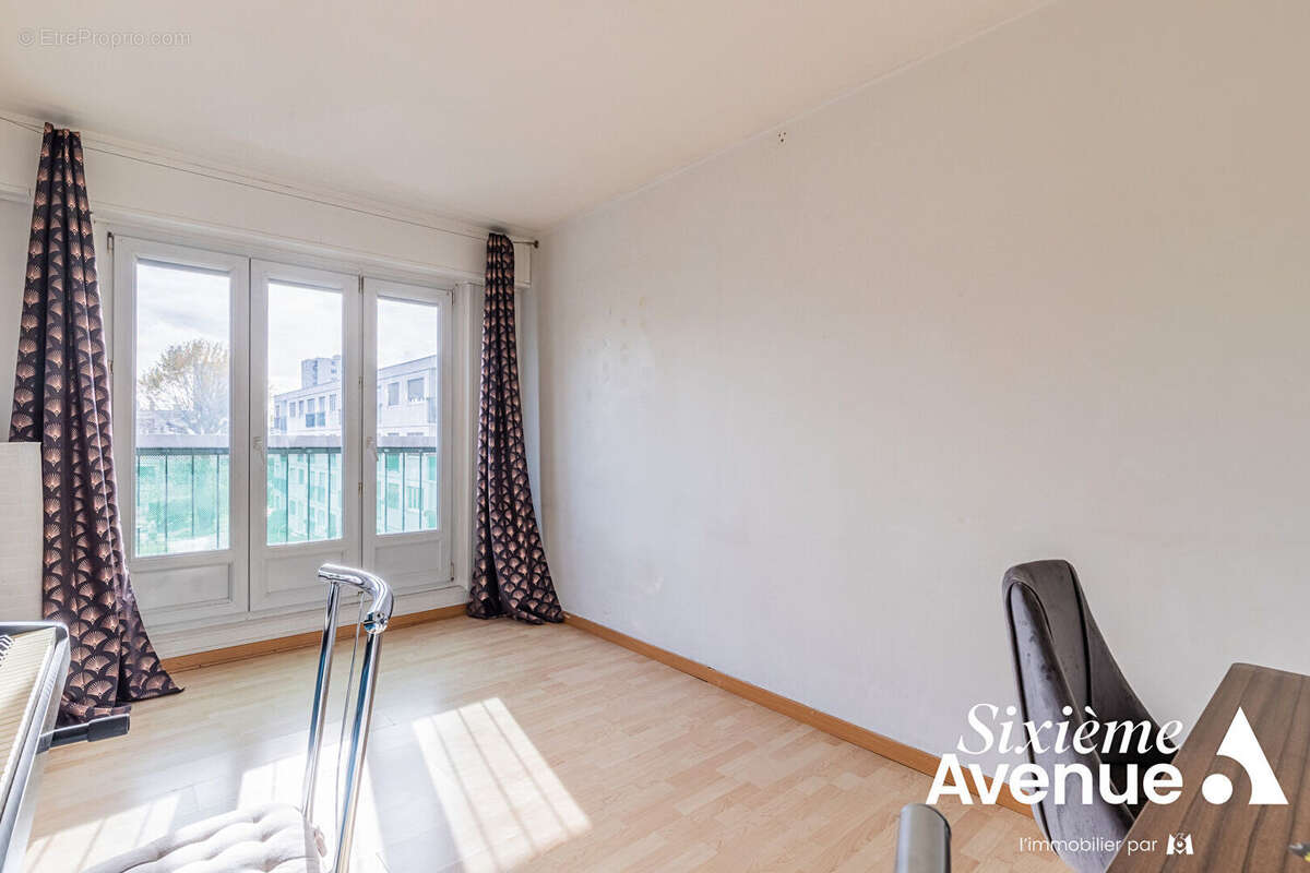 Appartement à CHILLY-MAZARIN