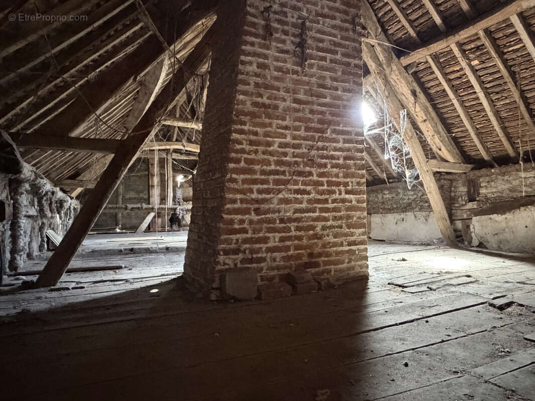 Maison situee a guignecourt a renovee sur un terrain de 1357m2 - photo 9