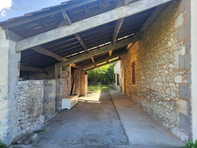 Ancienne fermette rénovée en pierre - à vendre - 4 Chambres -  PAULHIAC (47) proche de Monflanquin - photo 4