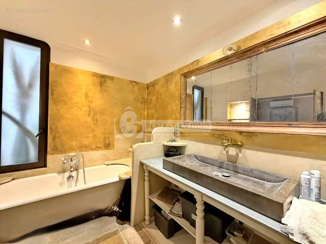 Appartement à AIGUES-MORTES