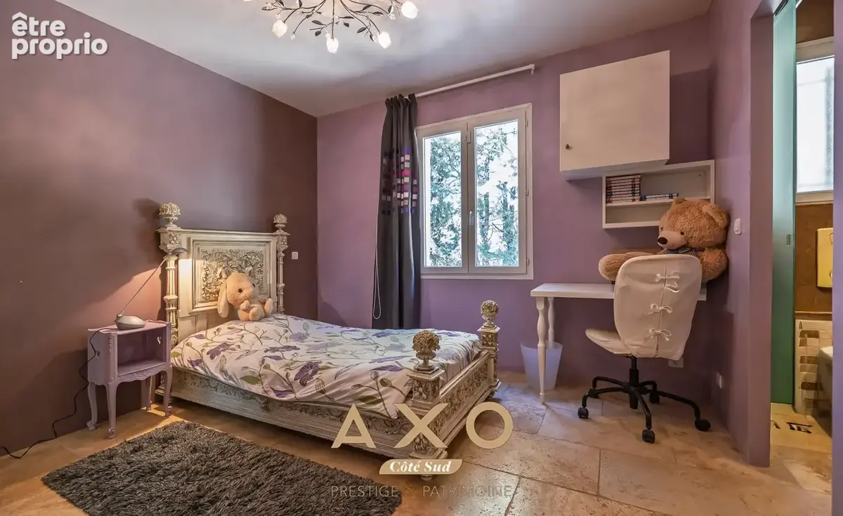 Jouques - villa t8 - plain-pied - studio indépendant - piscine - jacuzzi - 3 garages - 1 hectare - 1 029 000  - photo 6