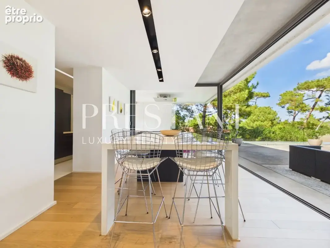 Vente villa contemporaine darchitecte 330 m² à Anglet Chiberta. Vue golf et lac, 5 suites, piscine , Proximité plages. - photo 7