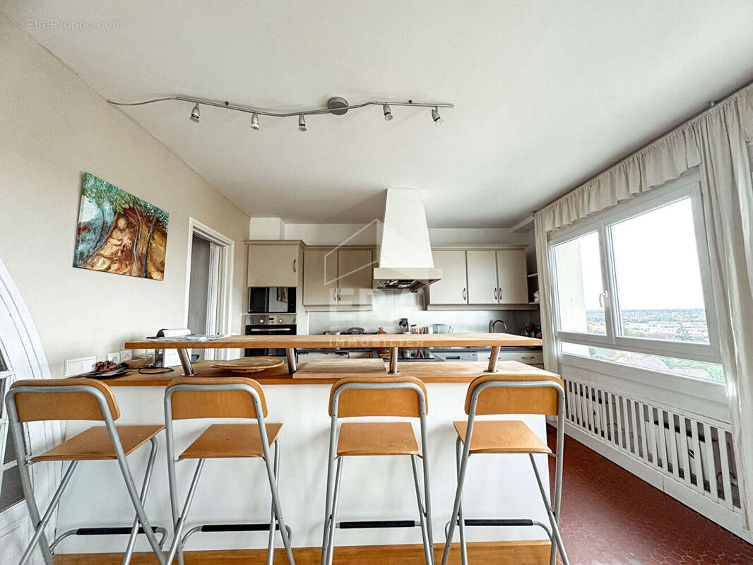 Appartement à SARTROUVILLE