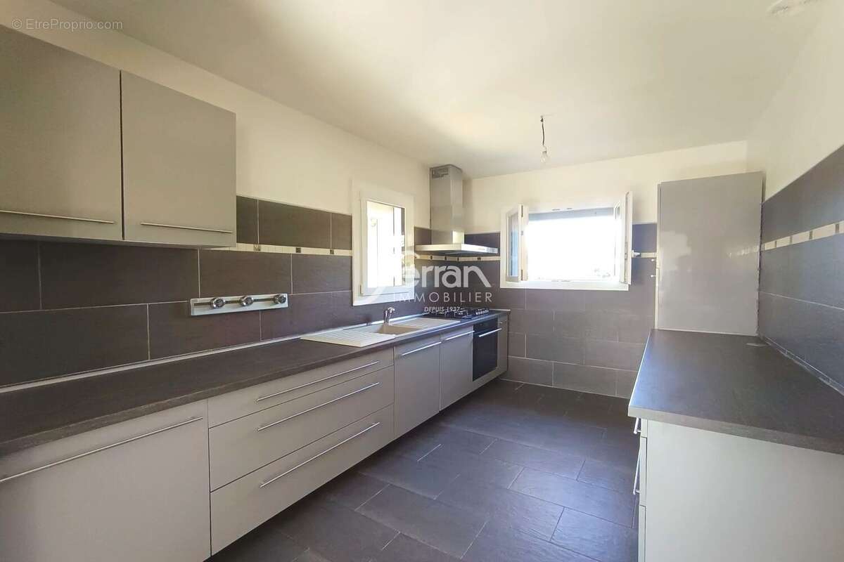 Maison 94 m² à Draguignan  - photo 4