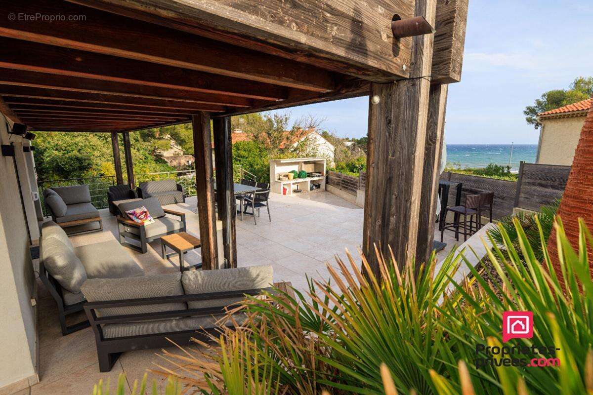 Maison à LES ISSAMBRES