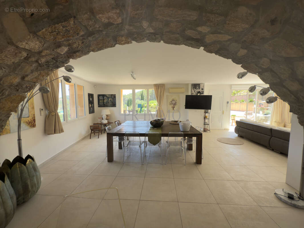 Maison à LORGUES