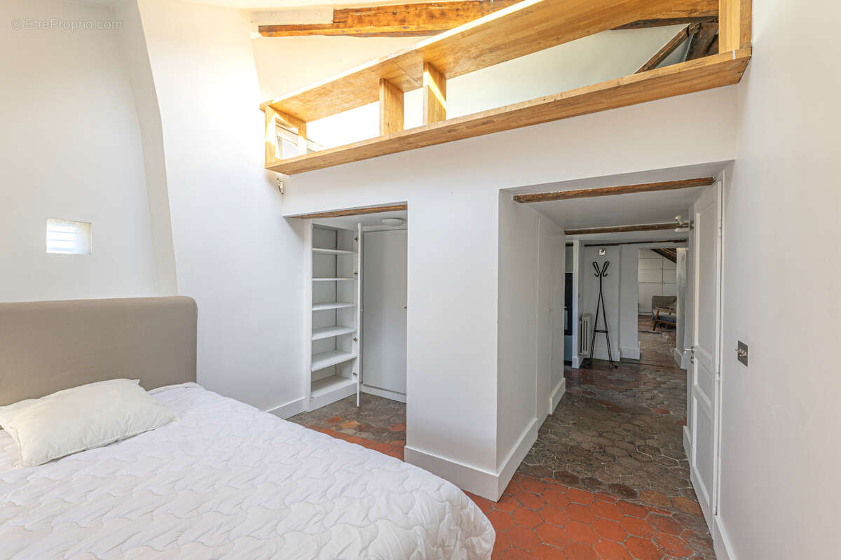 Appartement à PARIS-3E