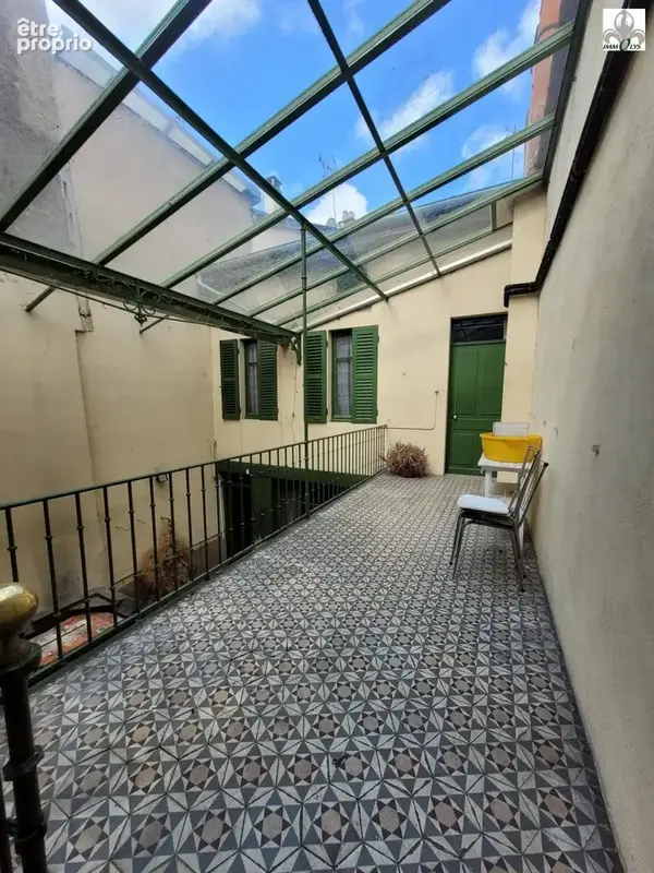 Vaste maison de ville à rénover - photo 3