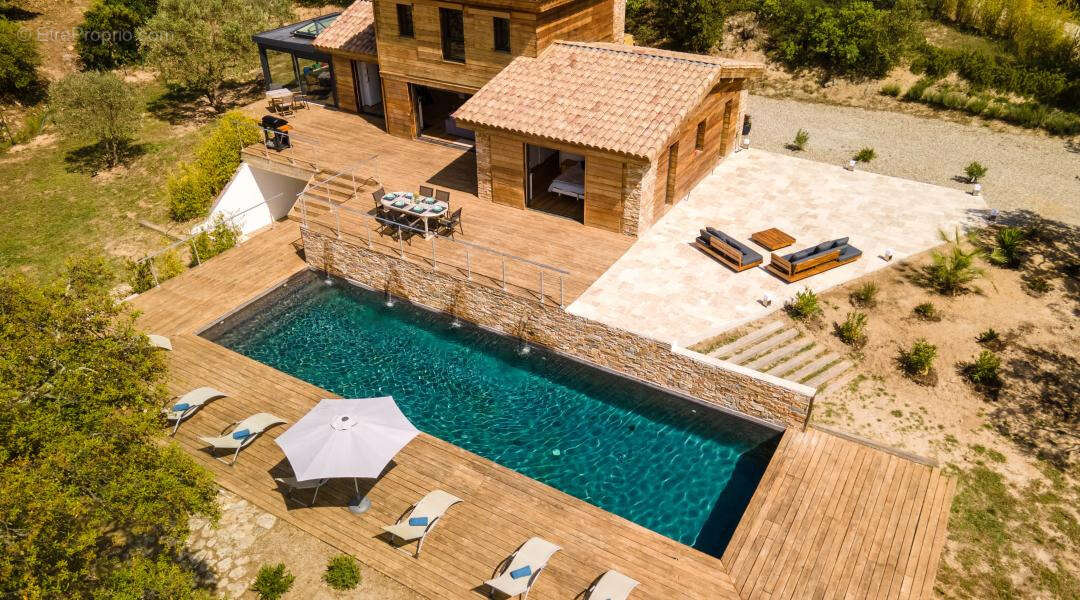 Maison à PLAN-DE-LA-TOUR