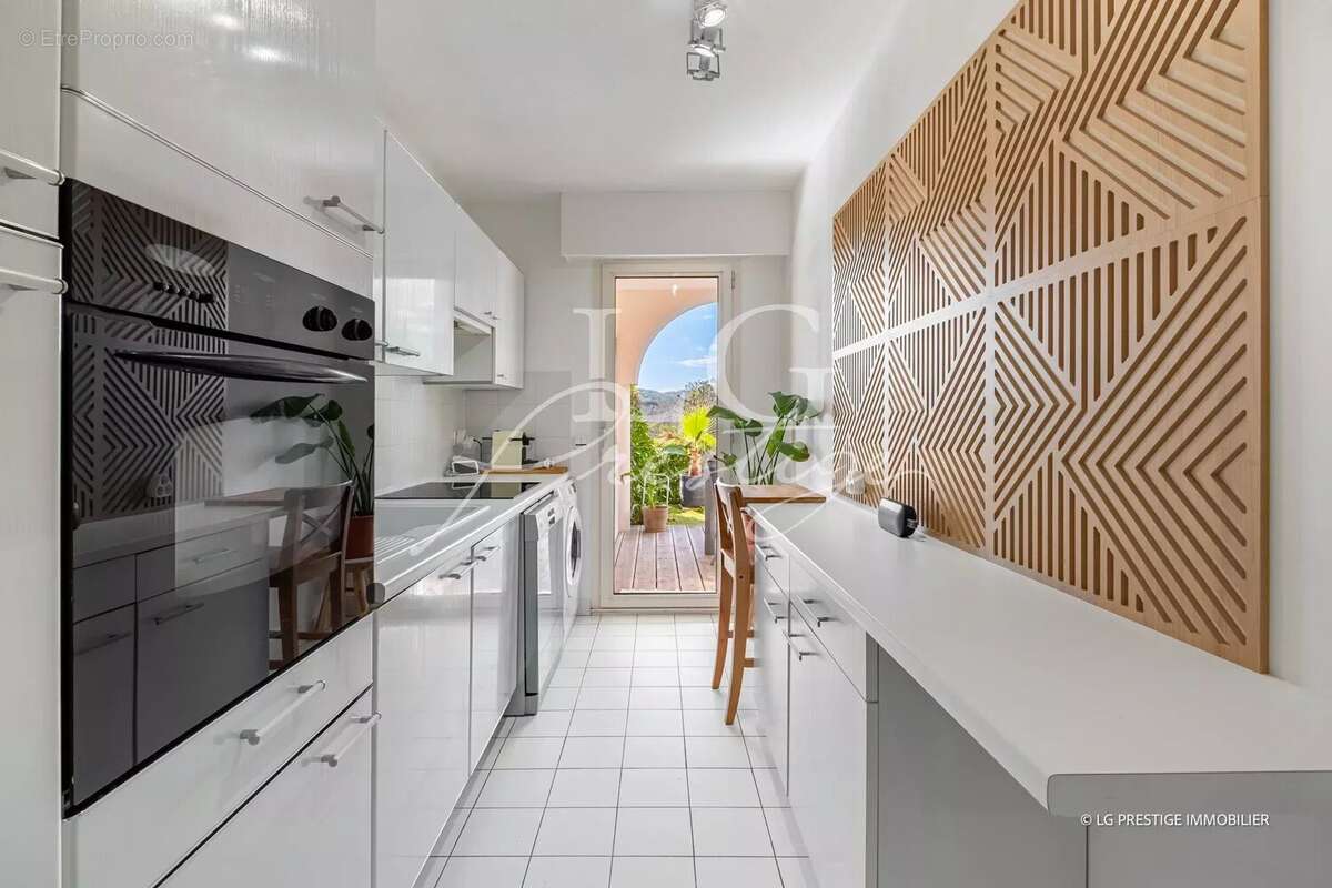 Appartement à MANDELIEU-LA-NAPOULE