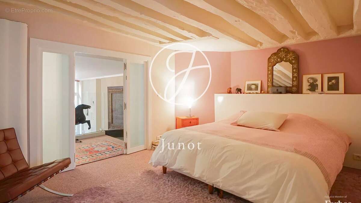 Appartement à PARIS-3E