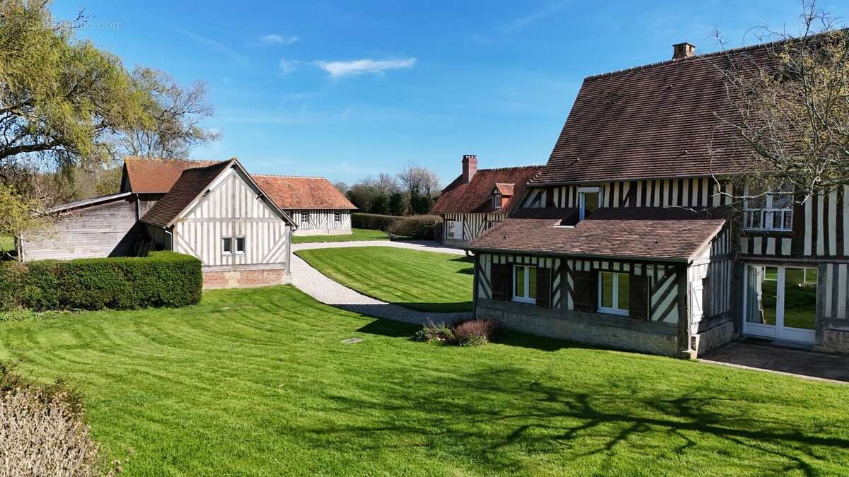 Maison à SAINT-GEORGES-EN-AUGE