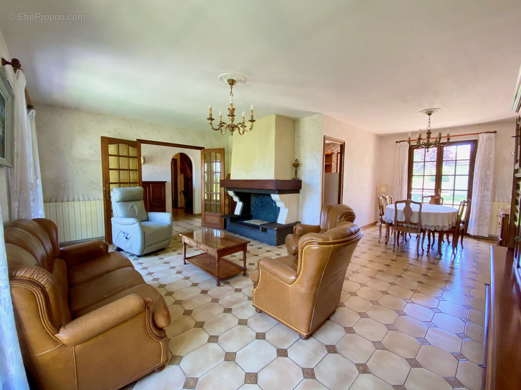 Maison à VILLENAVE-D&#039;ORNON