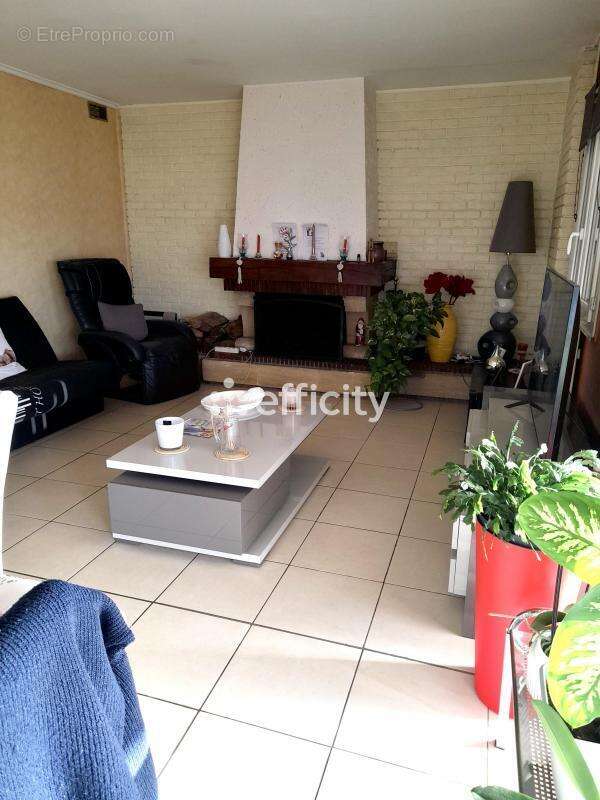 Maison à OZOIR-LA-FERRIERE