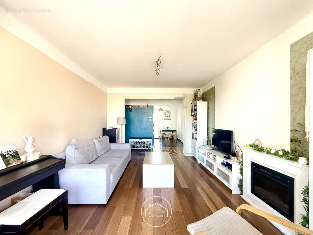 Appartement à MARSEILLE-4E