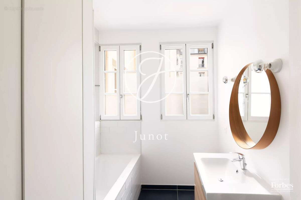 Appartement à PARIS-18E