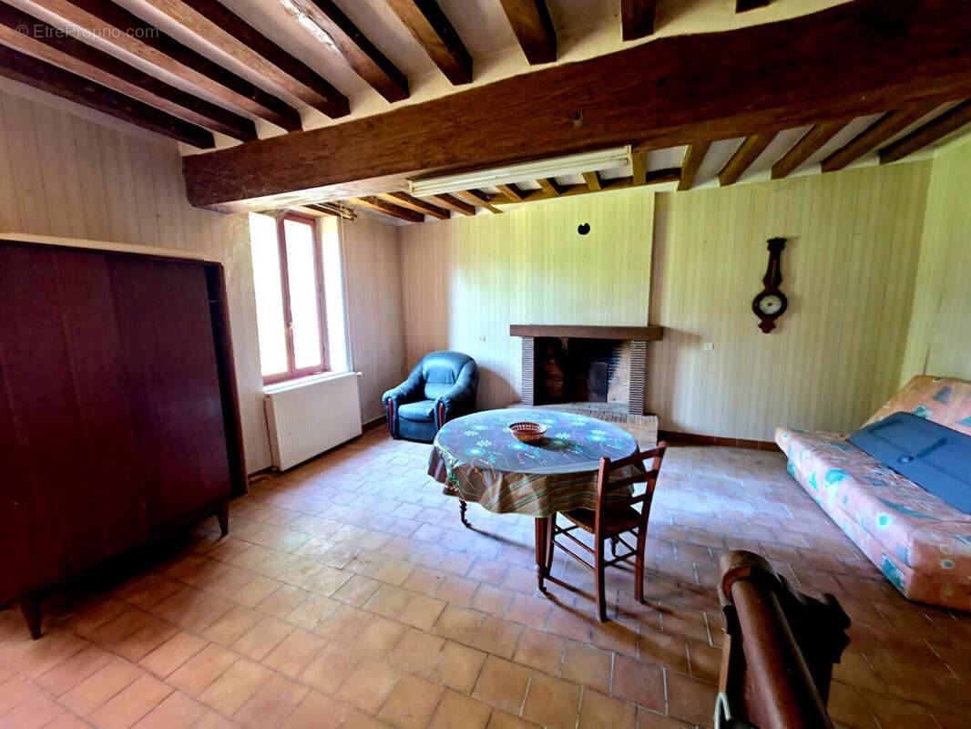 Maison à SAINT-COSME-EN-VAIRAIS