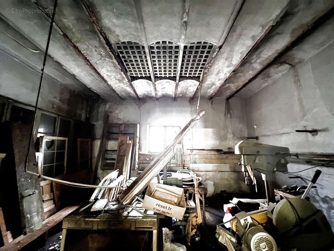 Commerce à MARSEILLE-1E