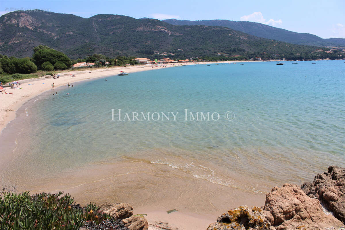 Rare : Rez de jardin - Pied dans l’eau - Aperçu mer. - photo 4