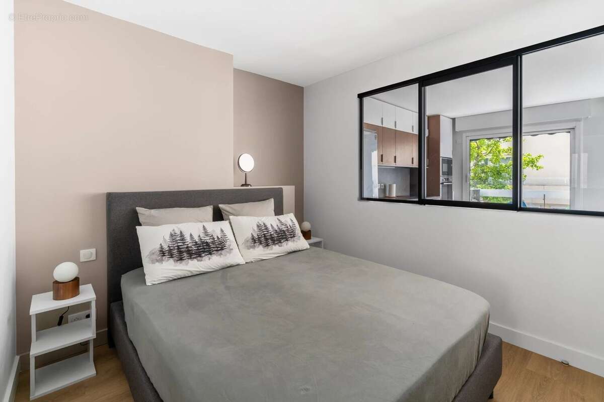 Appartement à LEVALLOIS-PERRET