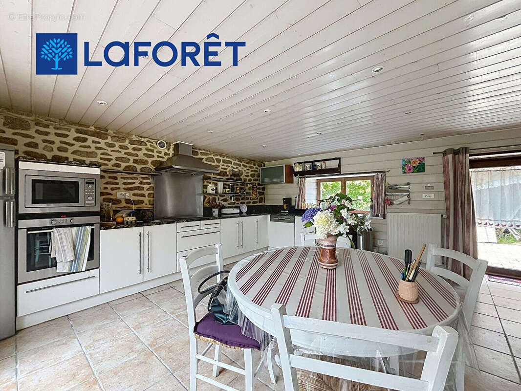 A VENDRE- Maison Malguénac 5 pièce(s) 360 m2 - photo 6