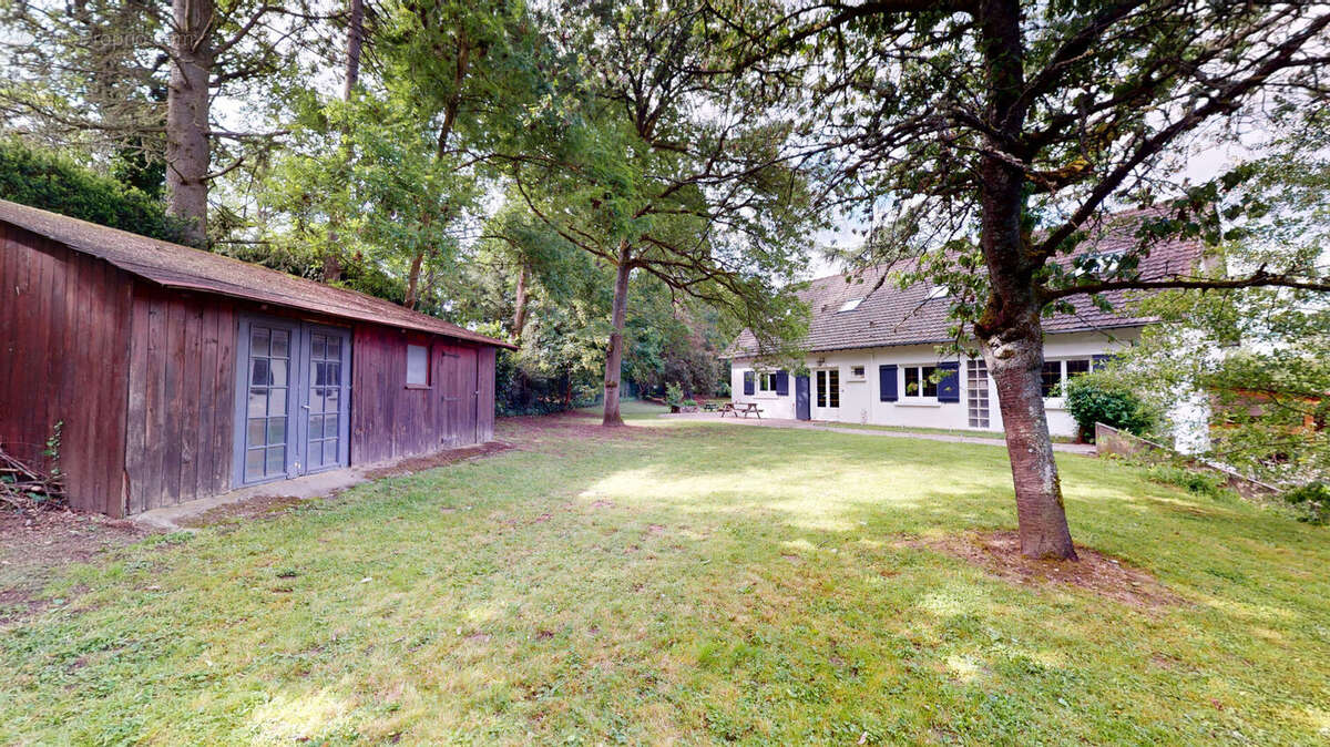 Maison de 230m² à Saint Chéron - photo 13