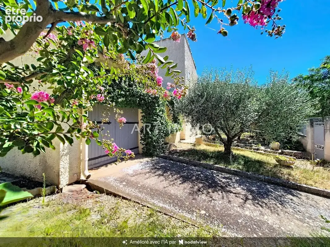 Maison avec jardin et garage au centre de robion - photo 2