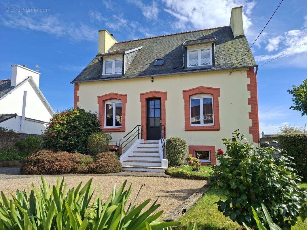Plouézoch – Dourduff-en-Mer – Maison 137 m² avec vue dégagée, proche mer - photo 2