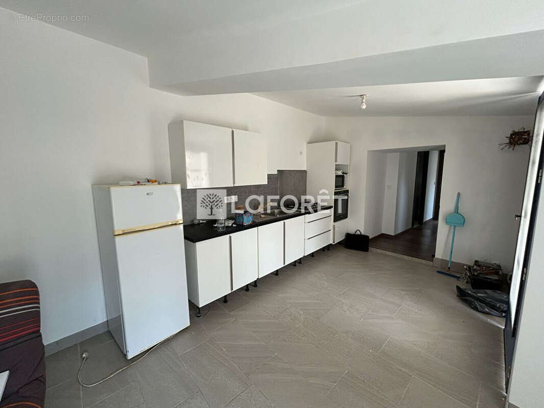 Maison à MONTLIEU-LA-GARDE