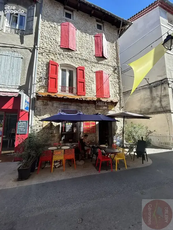 Maison de village avec local commercial loué - photo 1