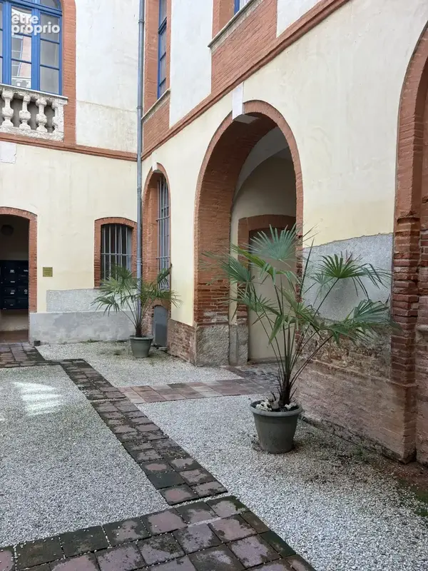 Bel appartement T4 avec ascenseur. - photo 10