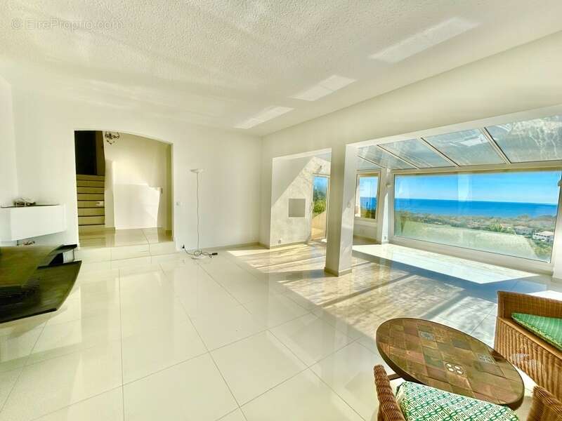 Maison à FREJUS