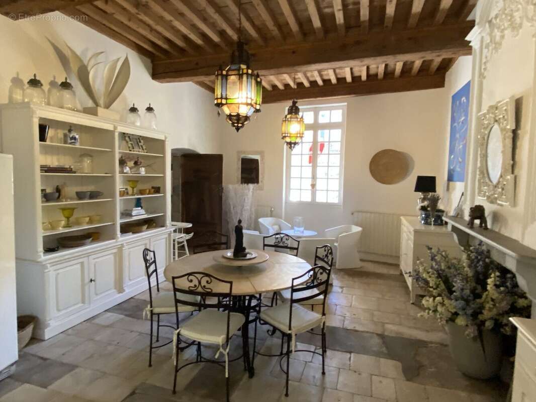 Maison 320 m² à Vogue  - photo 8