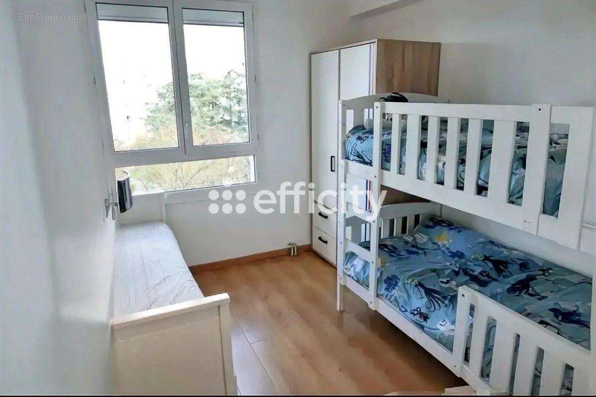 Appartement à SARTROUVILLE
