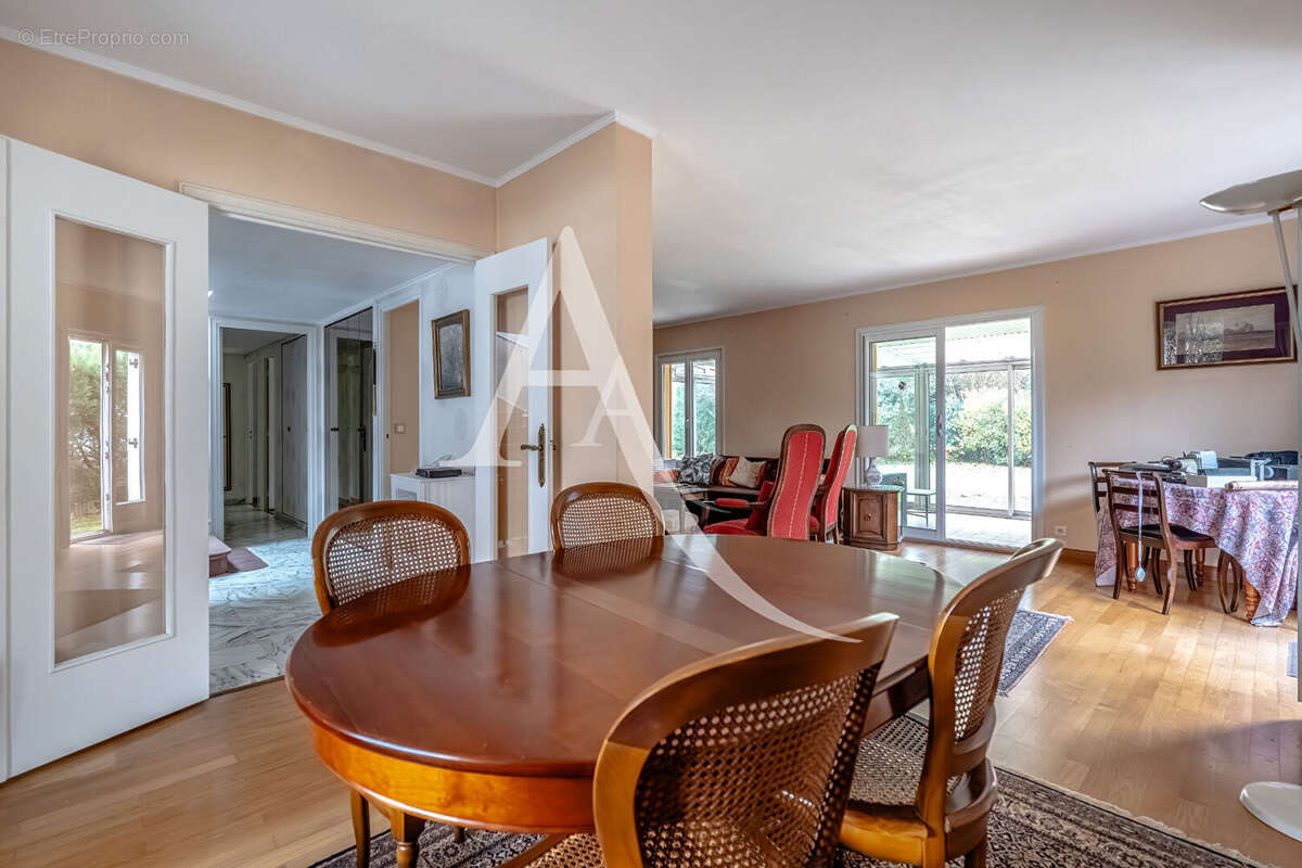 Maison à LIMEIL-BREVANNES